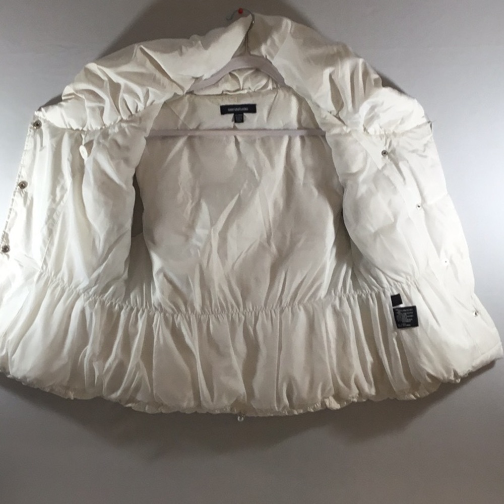 ☁️🌥”WHITE PUFFER VEST”🌥☁️ - Picture 2 of 7